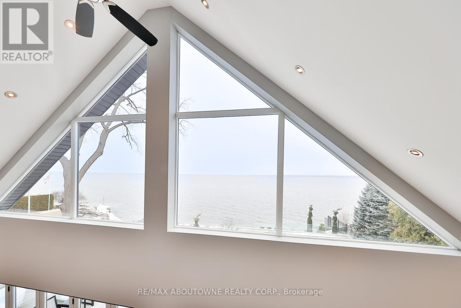 












3188 LAKESHORE ROAD

,
Burlington (Roseland),




Ontario
L7N1A4


