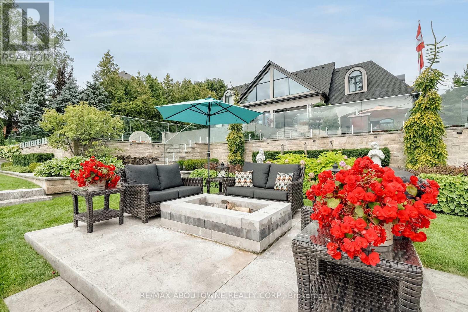 












3188 LAKESHORE ROAD

,
Burlington (Roseland),




Ontario
L7N1A4

