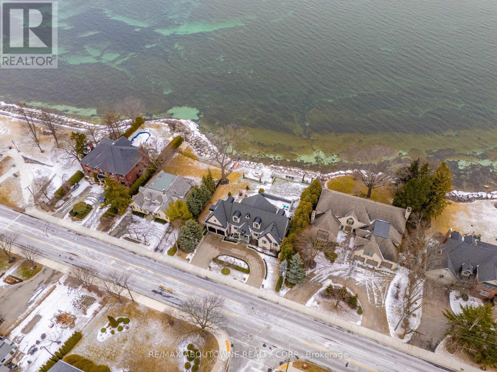 












3188 LAKESHORE ROAD

,
Burlington (Roseland),




Ontario
L7N1A4


