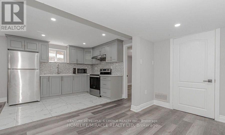 












LOWER LEVEL - 62 ELGIN DRIVE

,
Brampton (Brampton South),




Ontario
L6Y1A8

