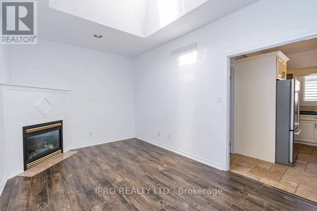












RM 1 - 12 KING GEORGE ROAD

,
Toronto (Weston),




Ontario
M9N2C1


