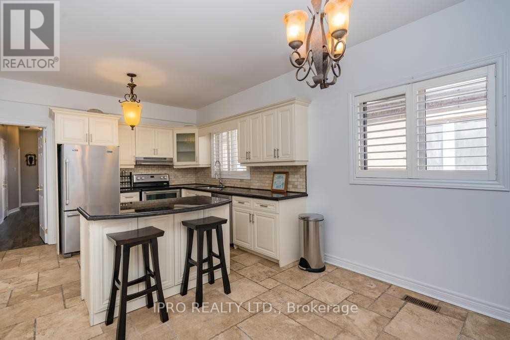 












RM 1 - 12 KING GEORGE ROAD

,
Toronto (Weston),




Ontario
M9N2C1

