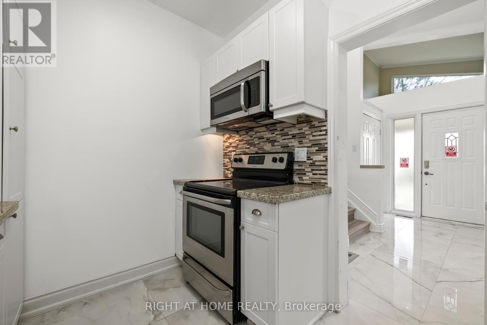 












600 WEYNWAY COURT

,
Oakville (WO West),




Ontario
L6L4G7

