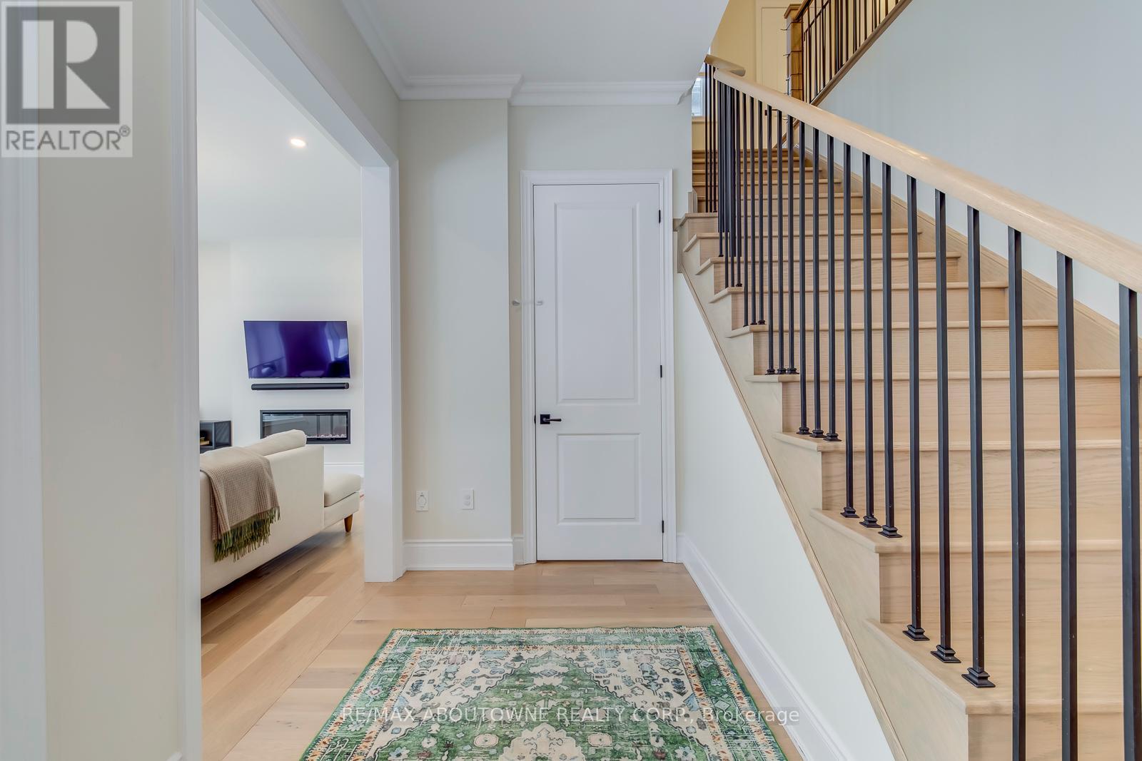 












1378 QUEENS PLATE ROAD

,
Oakville (GA Glen Abbey),




Ontario
L6M5L4


