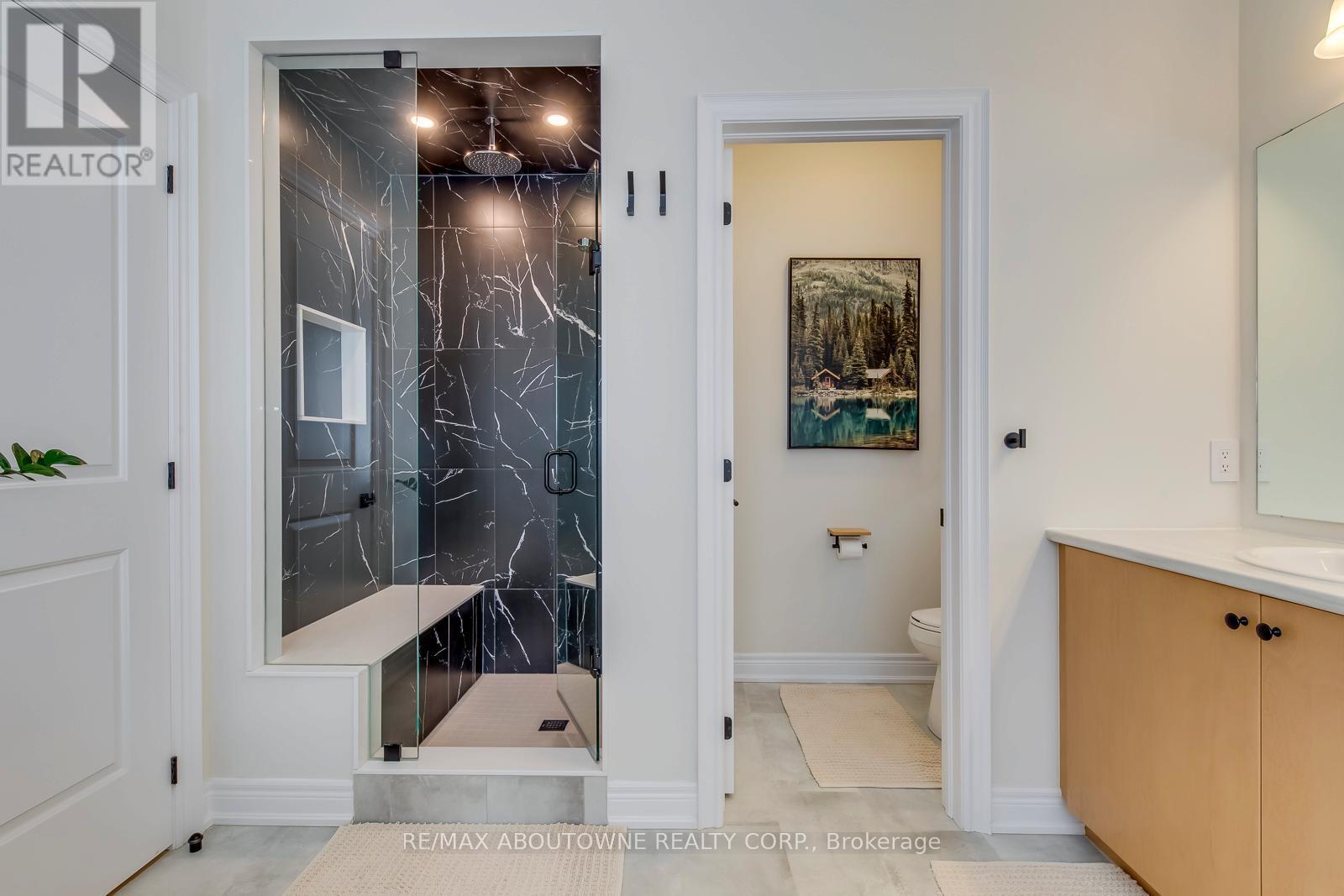 












1378 QUEENS PLATE ROAD

,
Oakville (GA Glen Abbey),




Ontario
L6M5L4

