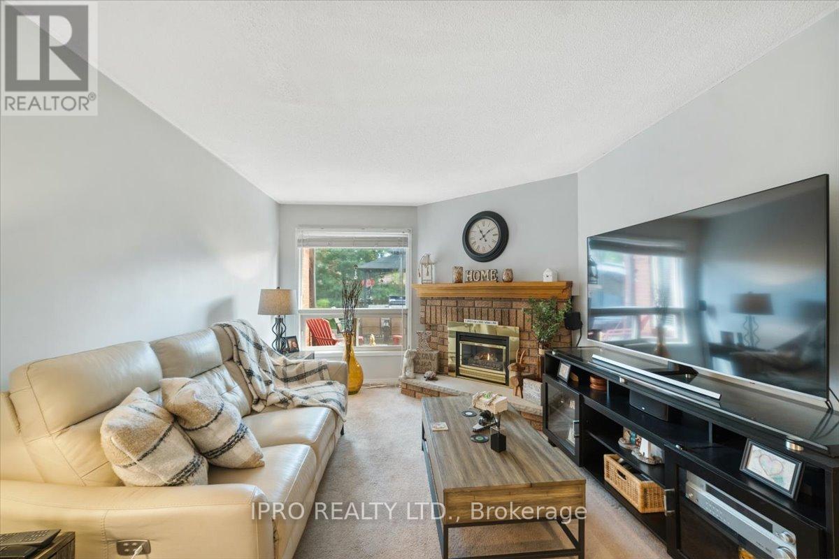 












77 LORD SIMCOE DRIVE

,
Brampton (Westgate),




Ontario
L6S5H1

