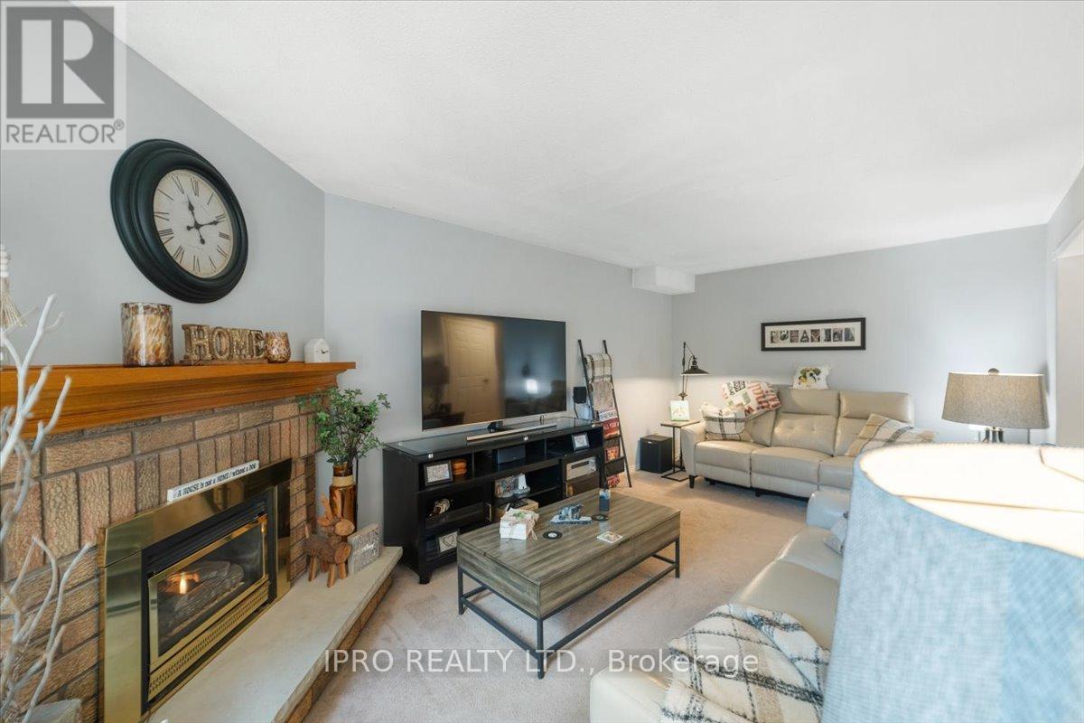 












77 LORD SIMCOE DRIVE

,
Brampton (Westgate),




Ontario
L6S5H1

