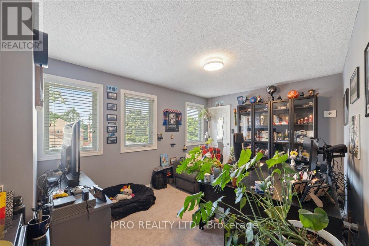 












77 LORD SIMCOE DRIVE

,
Brampton (Westgate),




Ontario
L6S5H1

