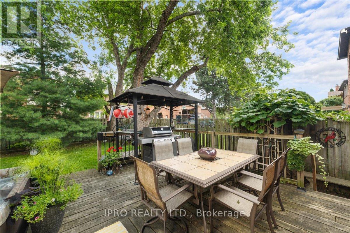 












77 LORD SIMCOE DRIVE

,
Brampton (Westgate),




Ontario
L6S5H1

