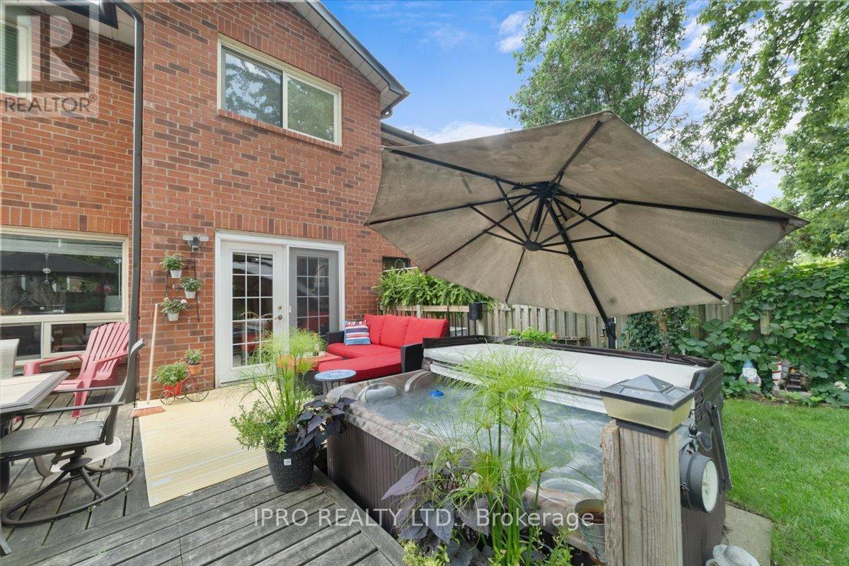 












77 LORD SIMCOE DRIVE

,
Brampton (Westgate),




Ontario
L6S5H1

