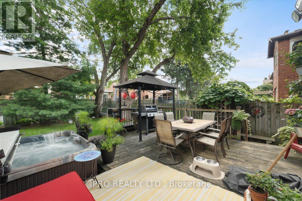 












77 LORD SIMCOE DRIVE

,
Brampton (Westgate),




Ontario
L6S5H1

