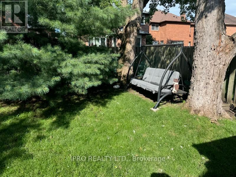 












77 LORD SIMCOE DRIVE

,
Brampton (Westgate),




Ontario
L6S5H1

