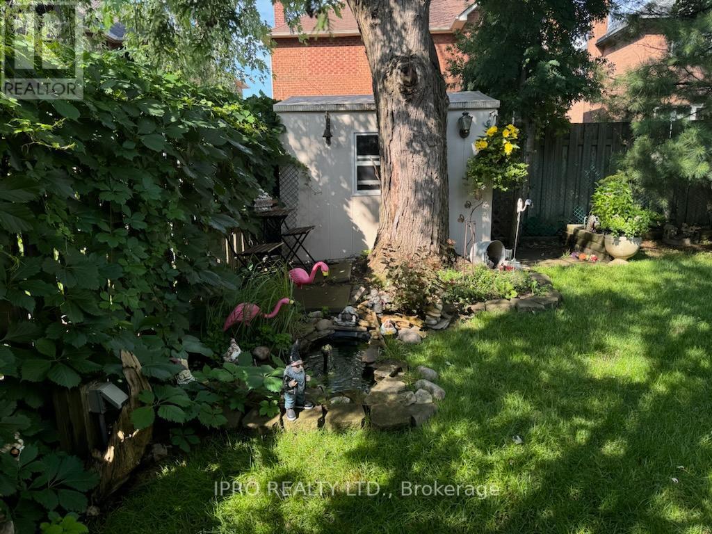 












77 LORD SIMCOE DRIVE

,
Brampton (Westgate),




Ontario
L6S5H1

