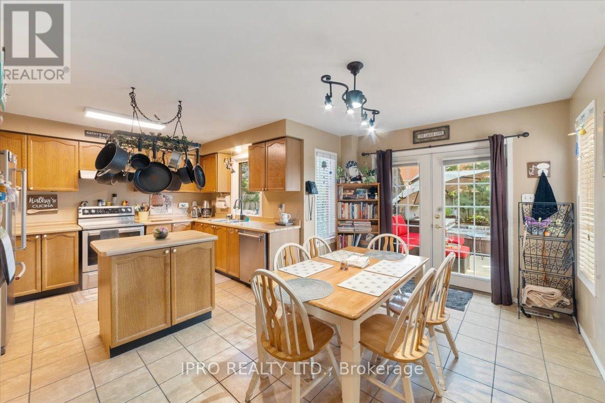 












77 LORD SIMCOE DRIVE

,
Brampton (Westgate),




Ontario
L6S5H1

