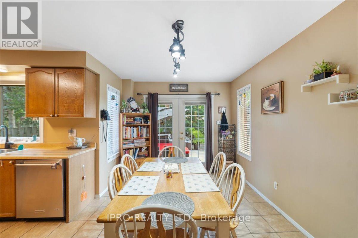 












77 LORD SIMCOE DRIVE

,
Brampton (Westgate),




Ontario
L6S5H1

