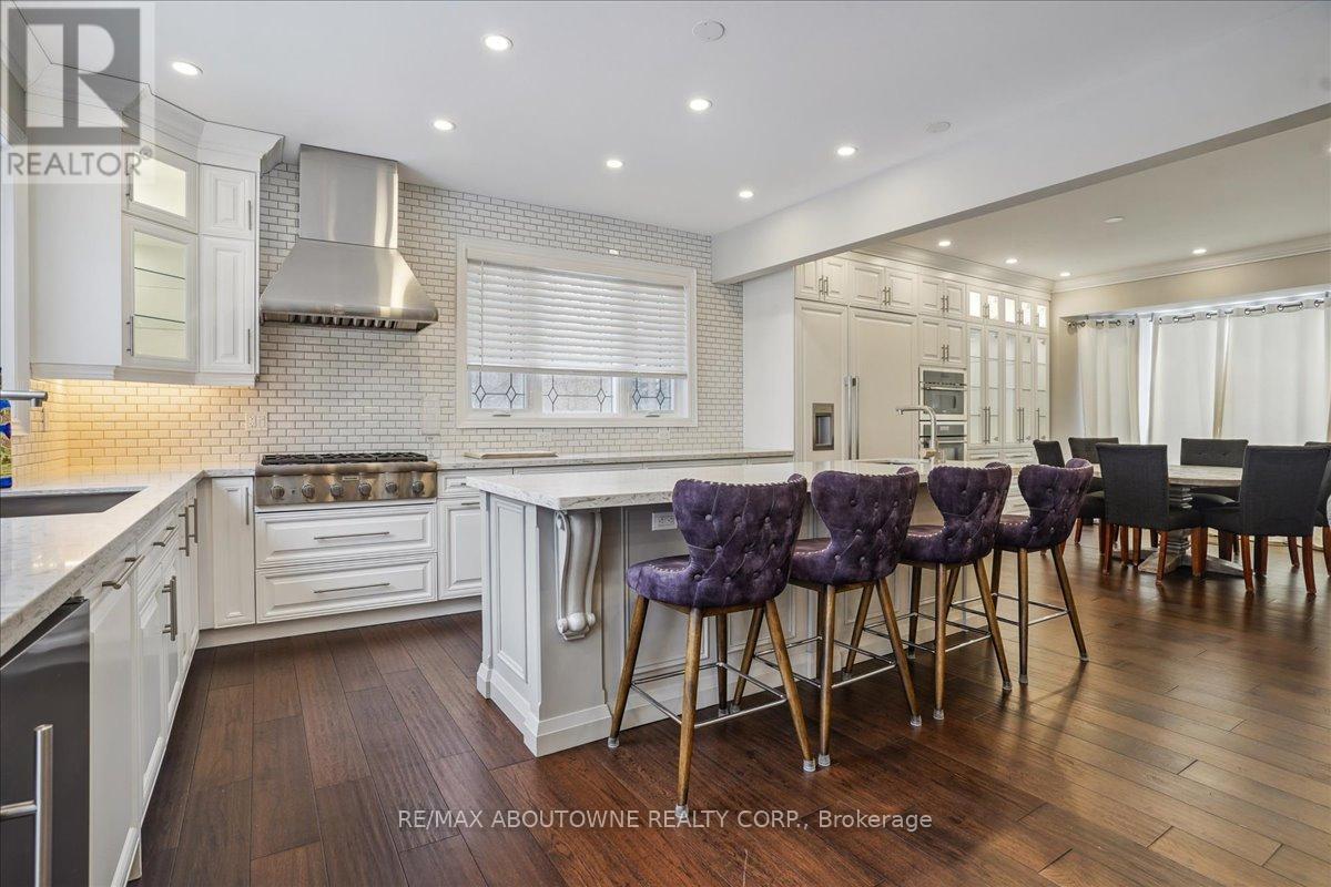 












332 SHOREVIEW ROAD

,
Burlington (LaSalle),




Ontario
L7T2N5

