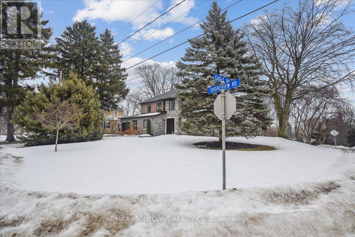 












332 SHOREVIEW ROAD

,
Burlington (LaSalle),




Ontario
L7T2N5

