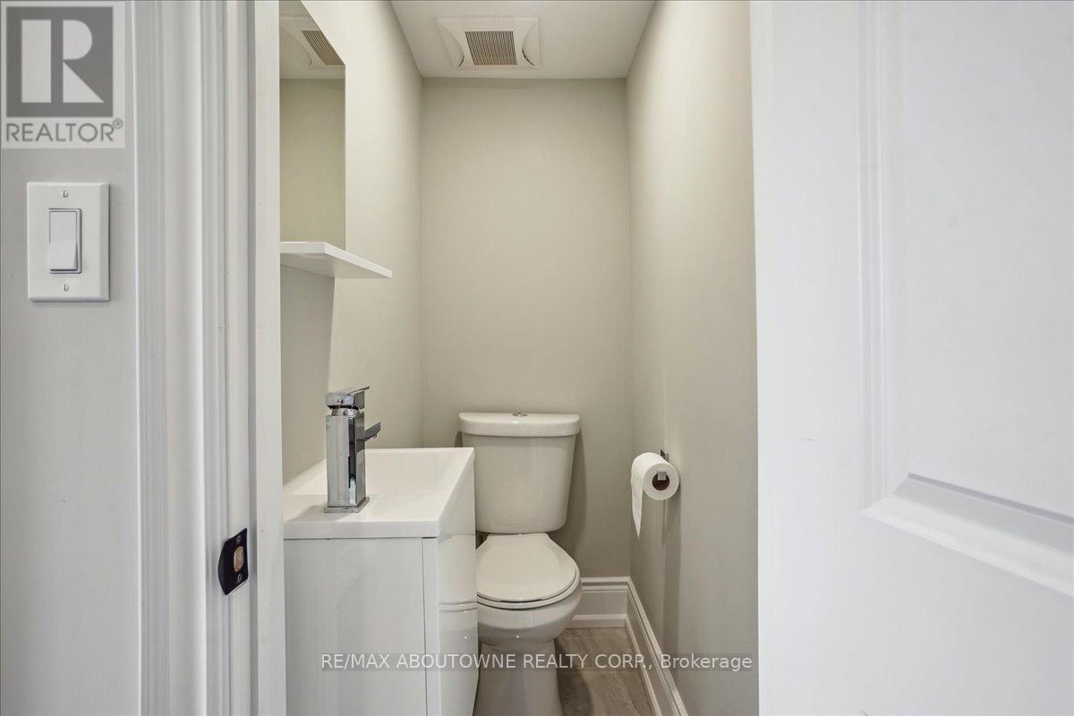 












332 SHOREVIEW ROAD

,
Burlington (LaSalle),




Ontario
L7T2N5


