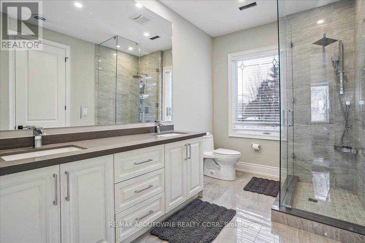 












332 SHOREVIEW ROAD

,
Burlington (LaSalle),




Ontario
L7T2N5

