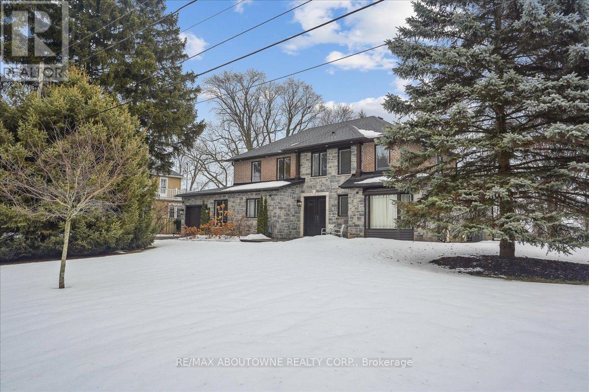 












332 SHOREVIEW ROAD

,
Burlington (LaSalle),




Ontario
L7T2N5

