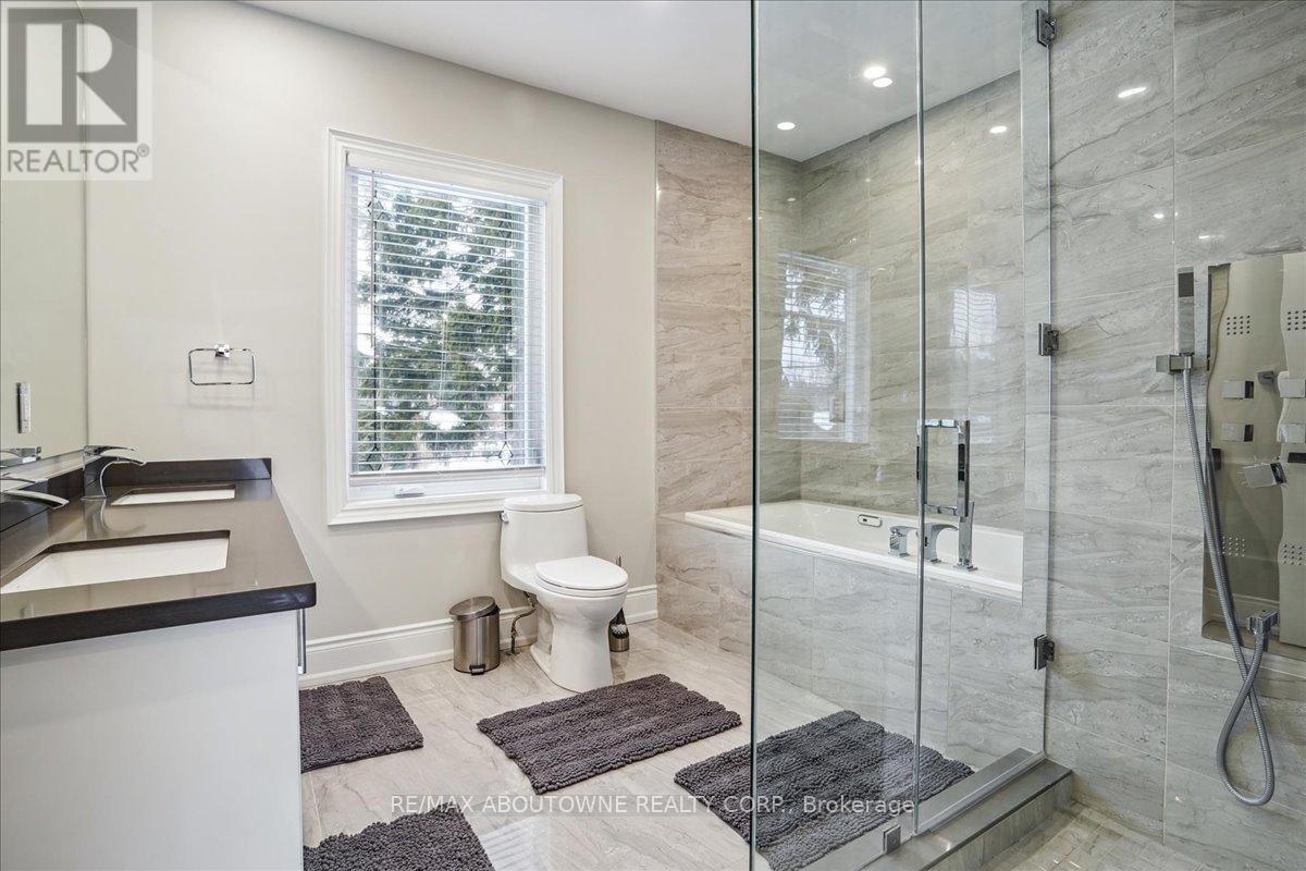 












332 SHOREVIEW ROAD

,
Burlington (LaSalle),




Ontario
L7T2N5

