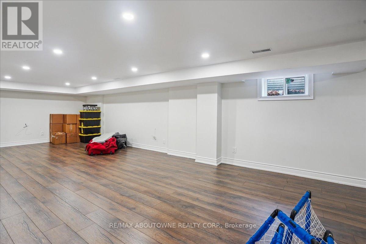 












332 SHOREVIEW ROAD

,
Burlington (LaSalle),




Ontario
L7T2N5

