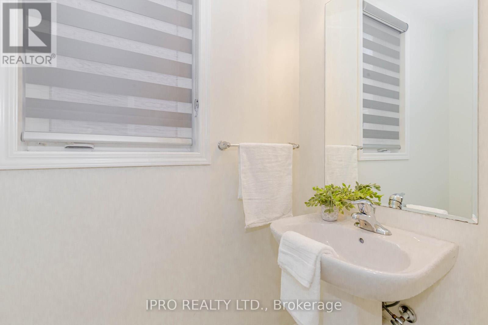 












98 EBERLY WOODS DRIVE

,
Caledon,




Ontario
L7C0Y9

