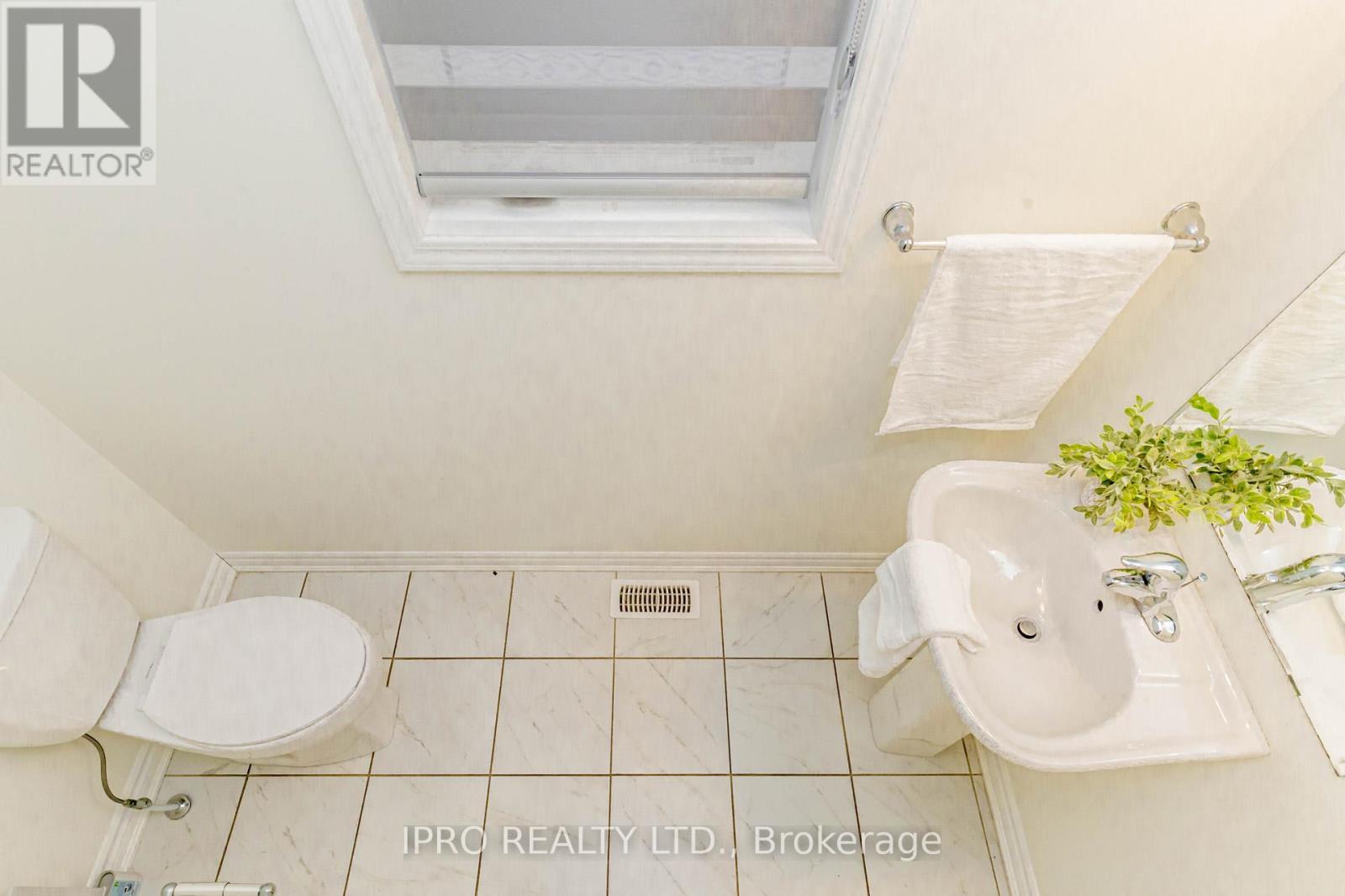 












98 EBERLY WOODS DRIVE

,
Caledon,




Ontario
L7C0Y9

