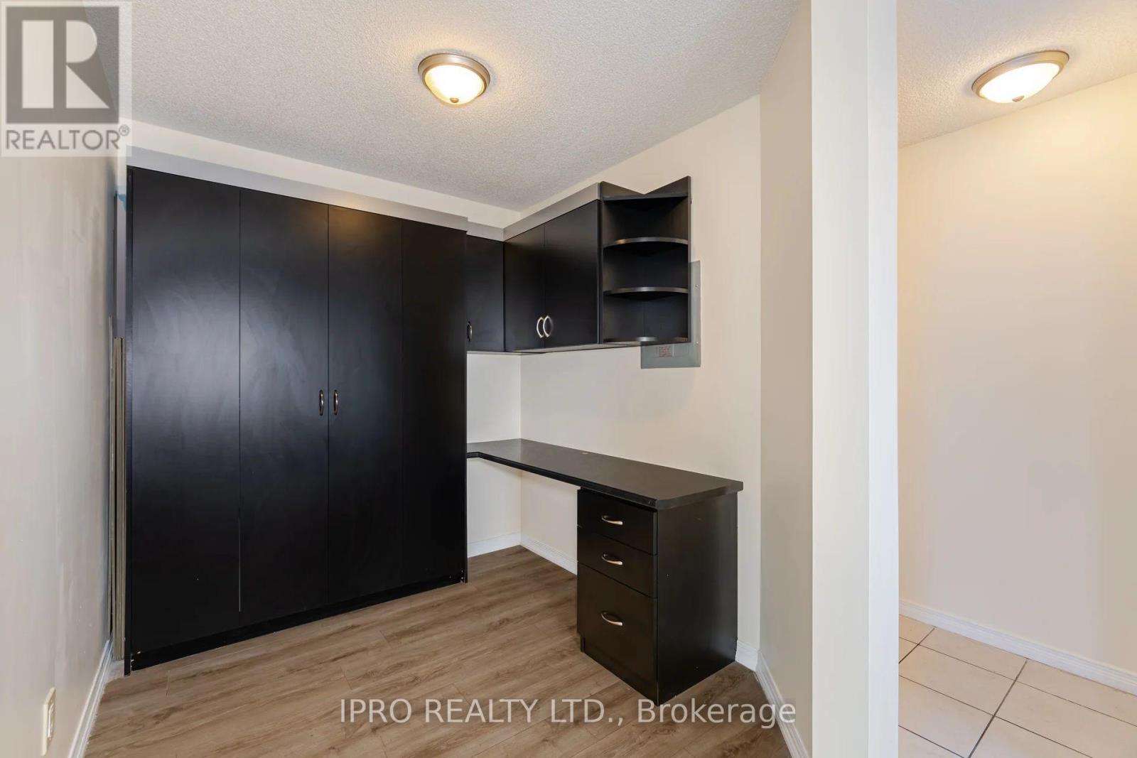 












2405 - 9 GEORGE STREET N

,
Brampton (Downtown Brampton),




Ontario
L6X0T6

