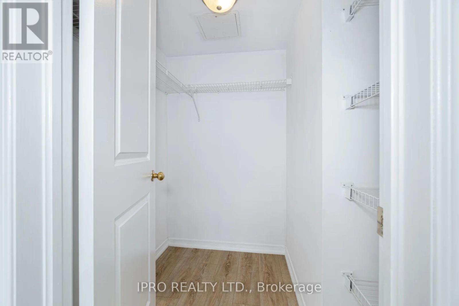 












2405 - 9 GEORGE STREET N

,
Brampton (Downtown Brampton),




Ontario
L6X0T6

