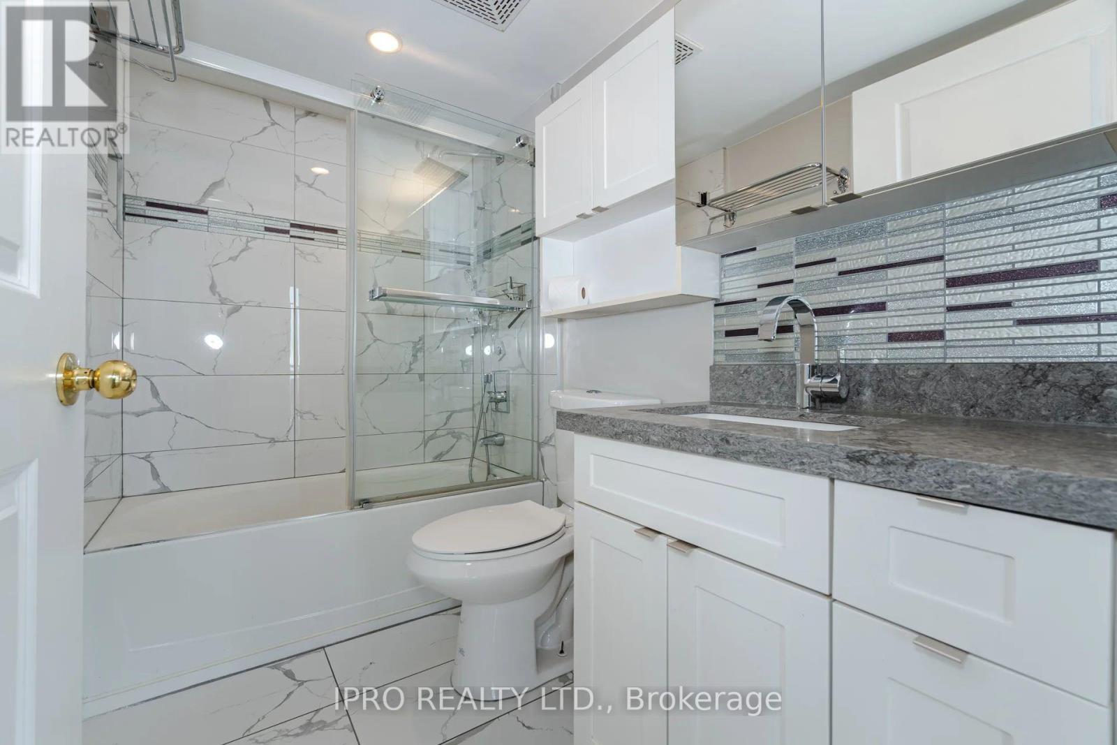 












2405 - 9 GEORGE STREET N

,
Brampton (Downtown Brampton),




Ontario
L6X0T6

