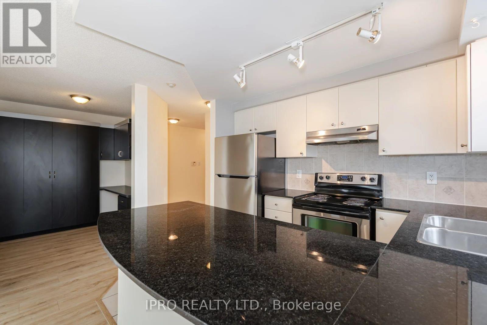 












2405 - 9 GEORGE STREET N

,
Brampton (Downtown Brampton),




Ontario
L6X0T6

