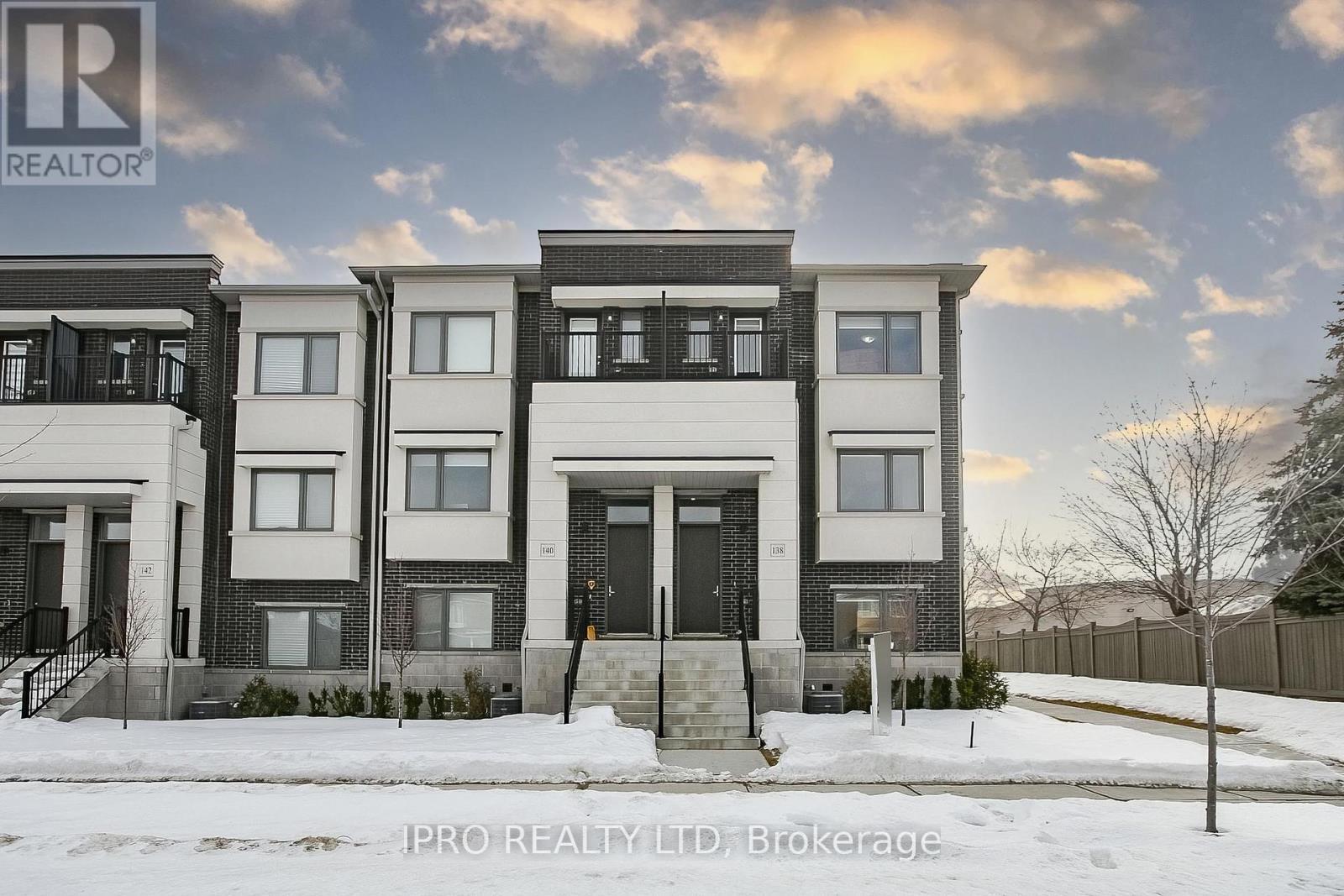












138 LANDSBRIDGE STREET

,
Caledon (Bolton East),




Ontario
L7E2E1

