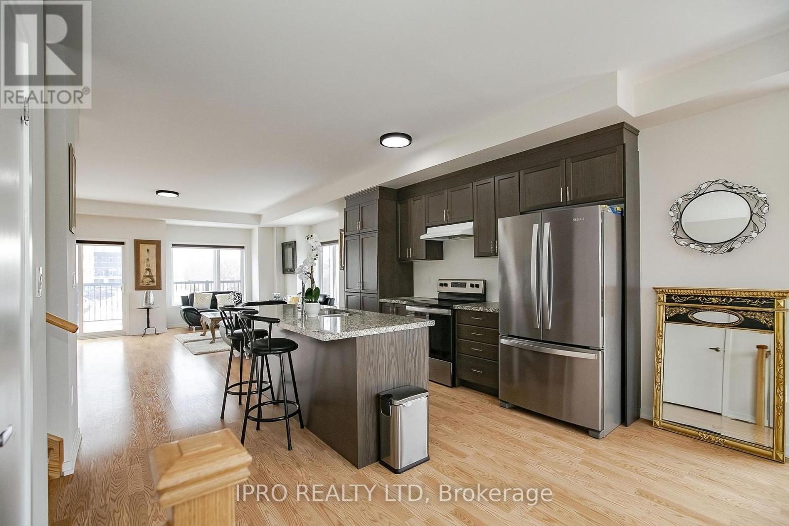 












138 LANDSBRIDGE STREET

,
Caledon (Bolton East),




Ontario
L7E2E1

