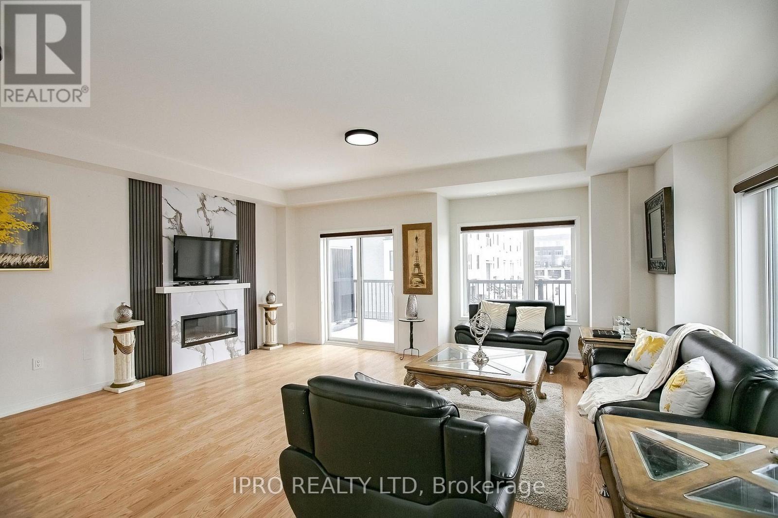 












138 LANDSBRIDGE STREET

,
Caledon (Bolton East),




Ontario
L7E2E1

