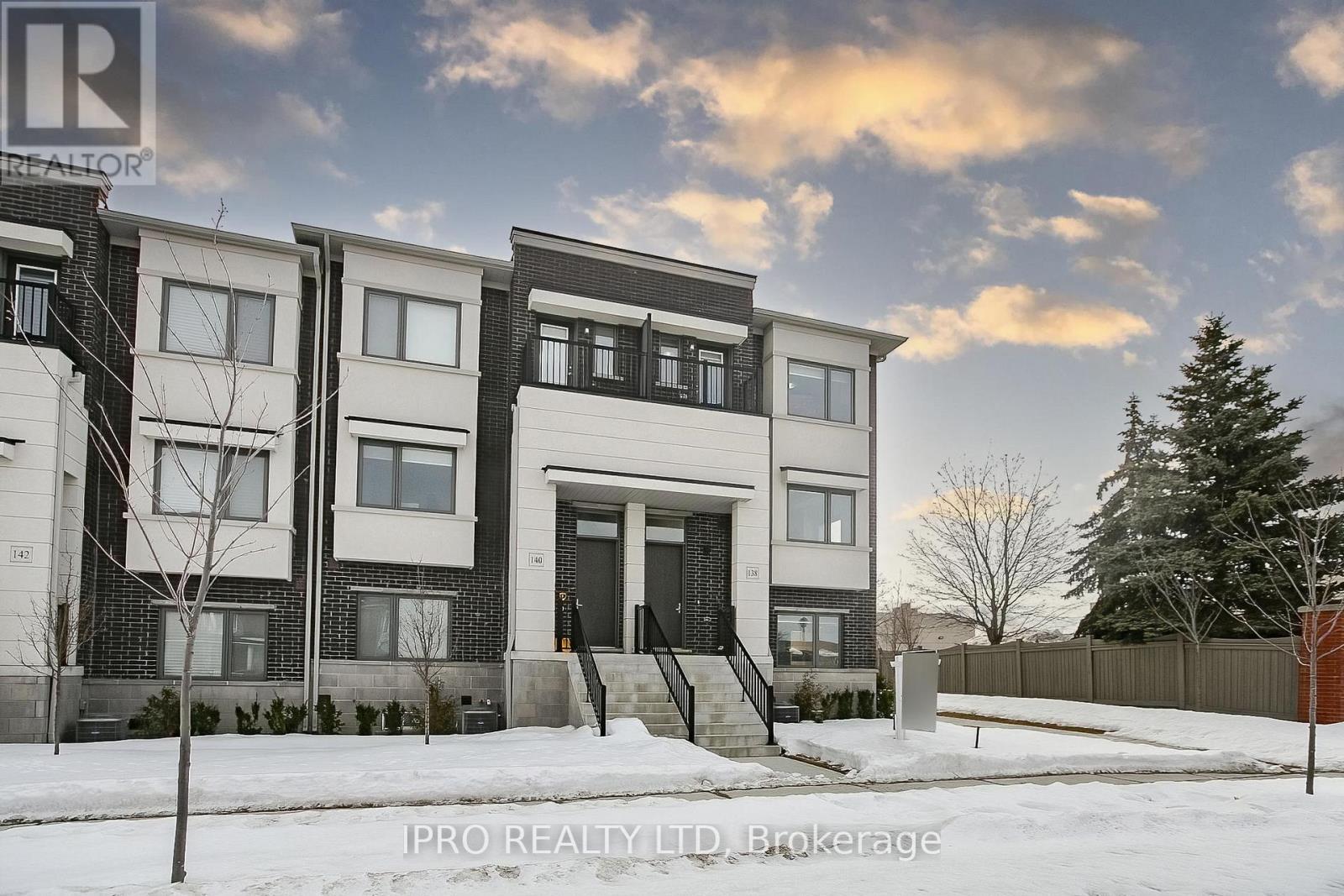 












138 LANDSBRIDGE STREET

,
Caledon (Bolton East),




Ontario
L7E2E1

