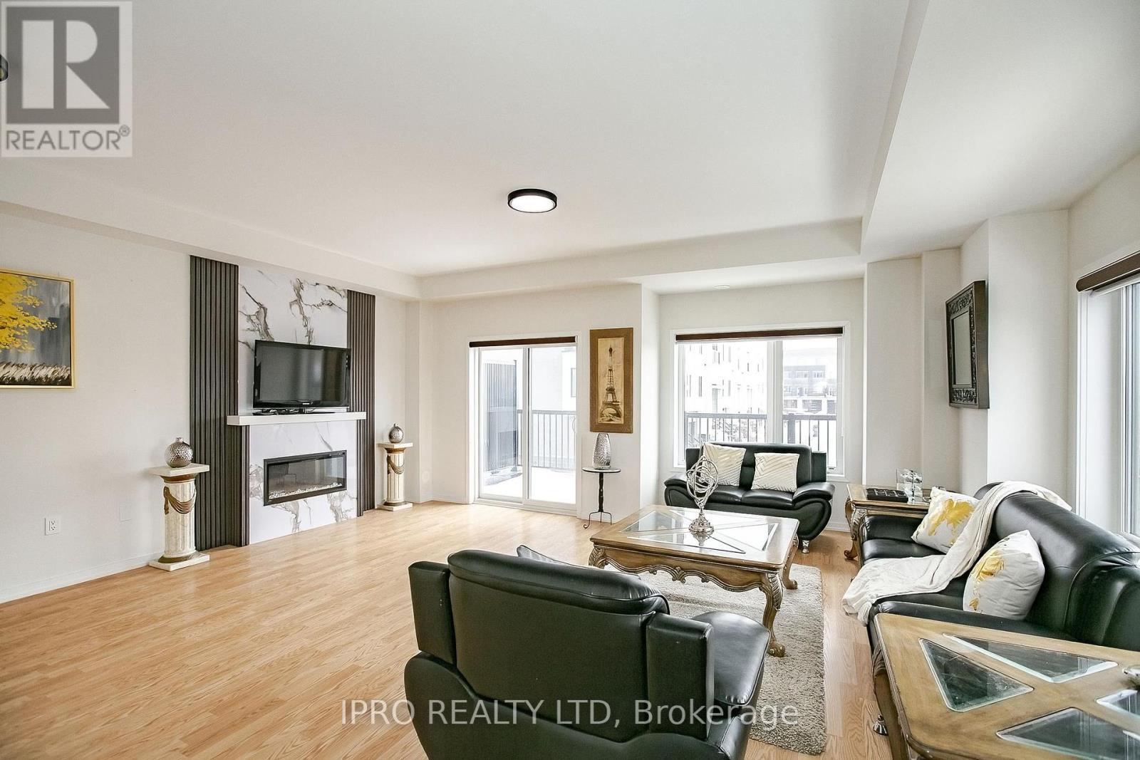 












138 LANDSBRIDGE STREET

,
Caledon (Bolton East),




Ontario
L7E2E1

