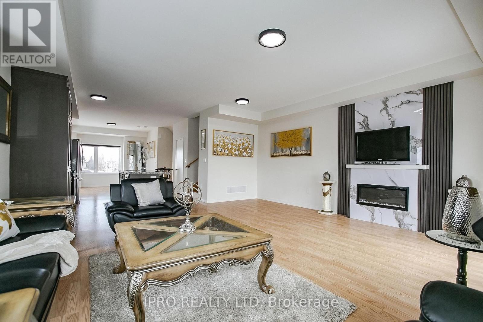 












138 LANDSBRIDGE STREET

,
Caledon (Bolton East),




Ontario
L7E2E1


