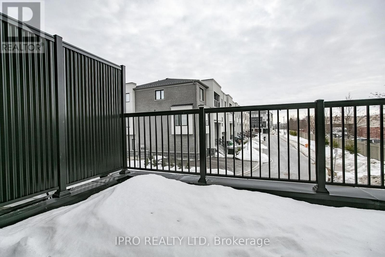 












138 LANDSBRIDGE STREET

,
Caledon (Bolton East),




Ontario
L7E2E1

