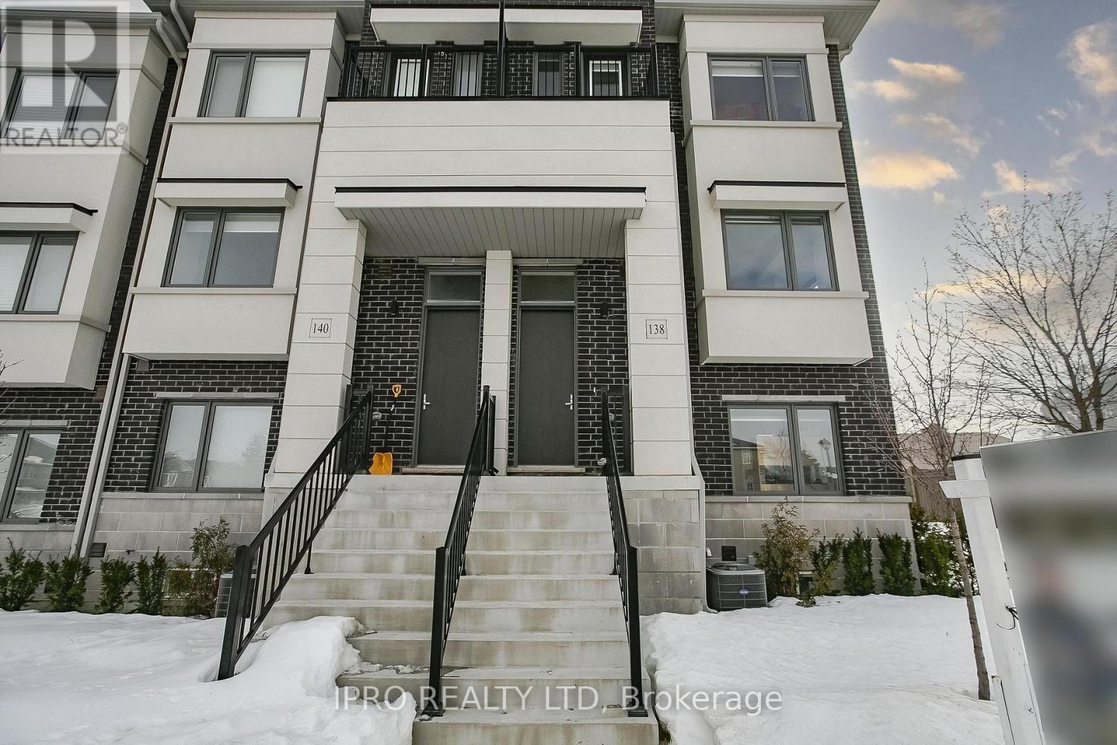 












138 LANDSBRIDGE STREET

,
Caledon (Bolton East),




Ontario
L7E2E1

