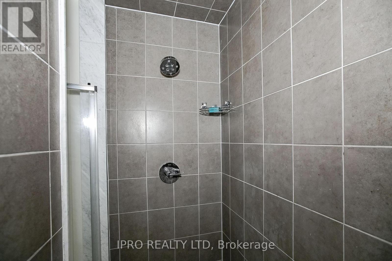












138 LANDSBRIDGE STREET

,
Caledon (Bolton East),




Ontario
L7E2E1

