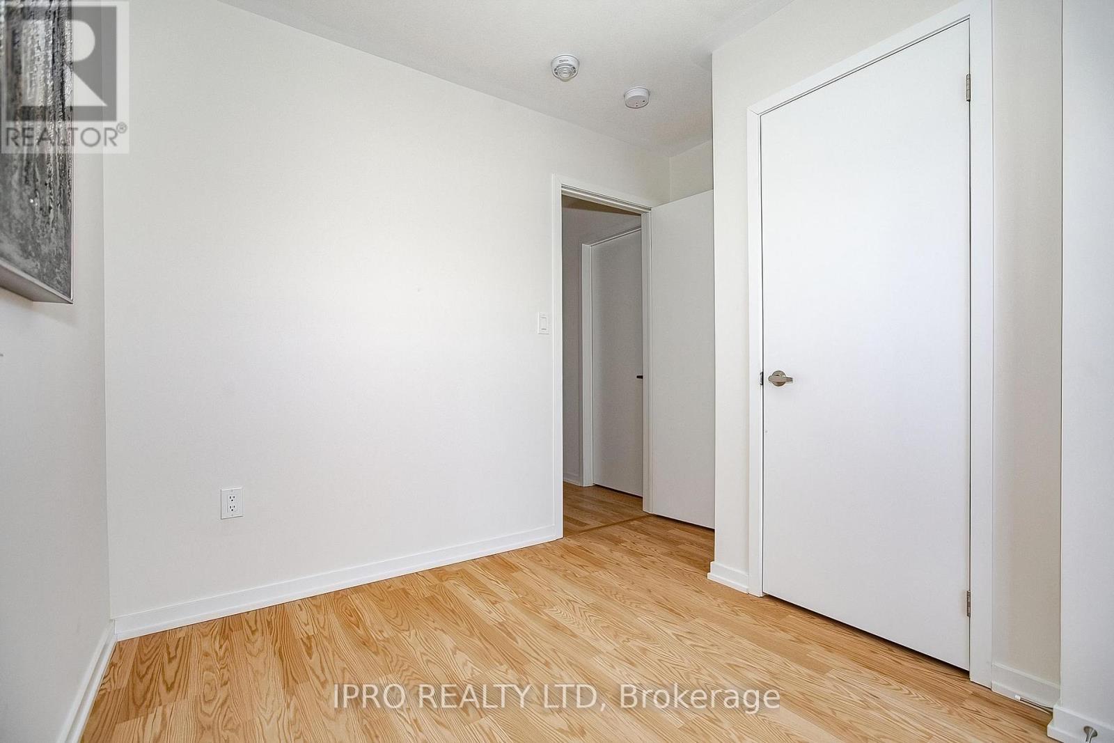 












138 LANDSBRIDGE STREET

,
Caledon (Bolton East),




Ontario
L7E2E1

