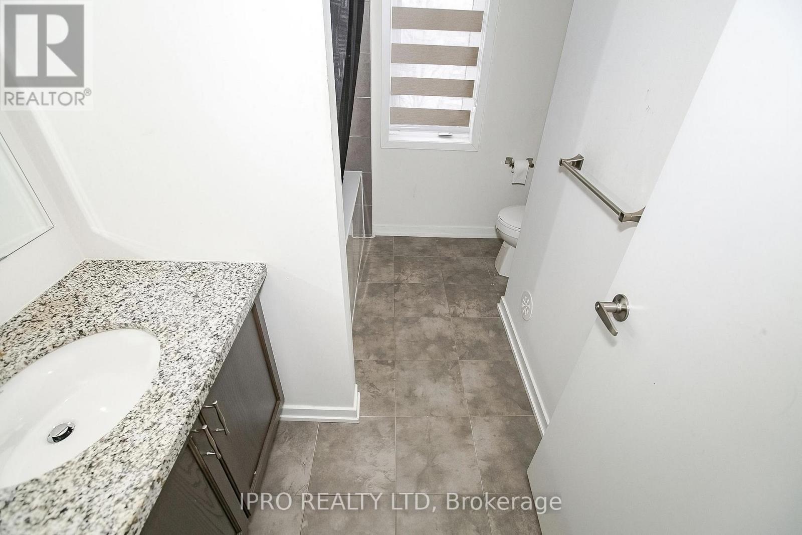 












138 LANDSBRIDGE STREET

,
Caledon (Bolton East),




Ontario
L7E2E1

