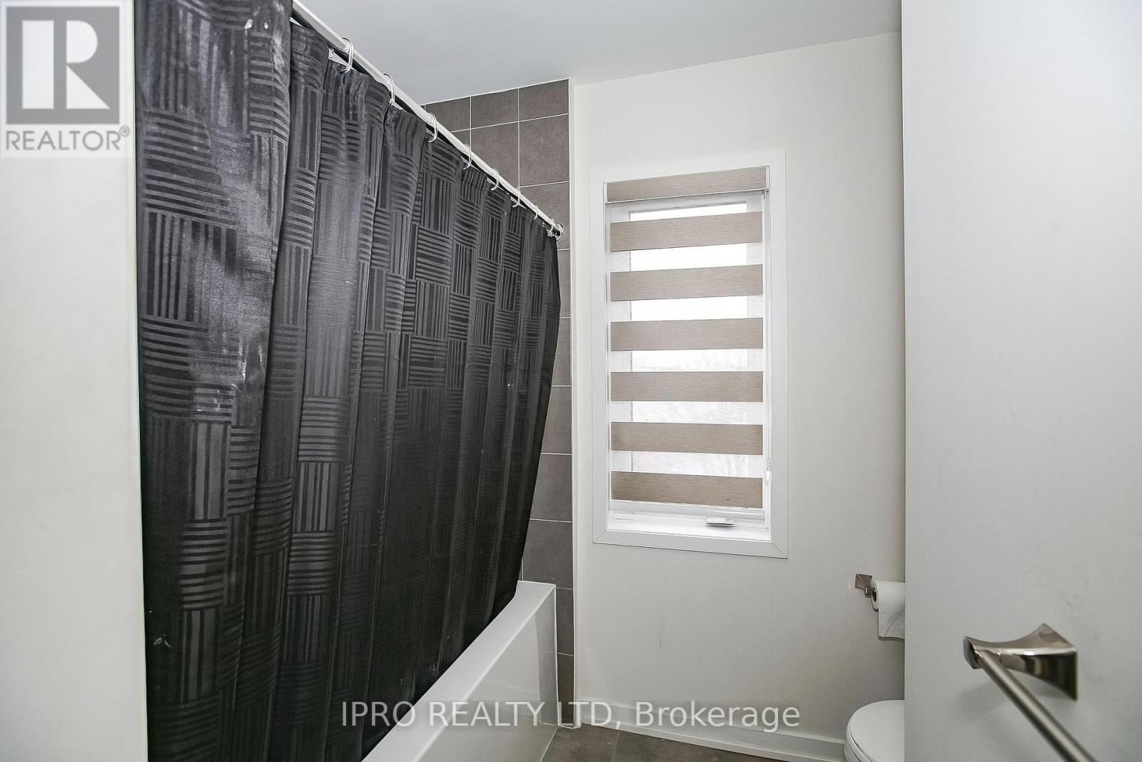 












138 LANDSBRIDGE STREET

,
Caledon (Bolton East),




Ontario
L7E2E1

