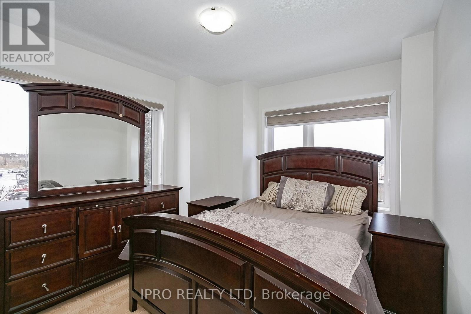 












138 LANDSBRIDGE STREET

,
Caledon (Bolton East),




Ontario
L7E2E1

