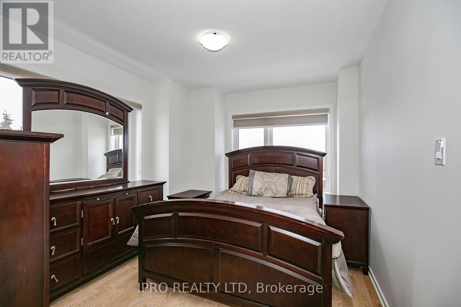 












138 LANDSBRIDGE STREET

,
Caledon (Bolton East),




Ontario
L7E2E1

