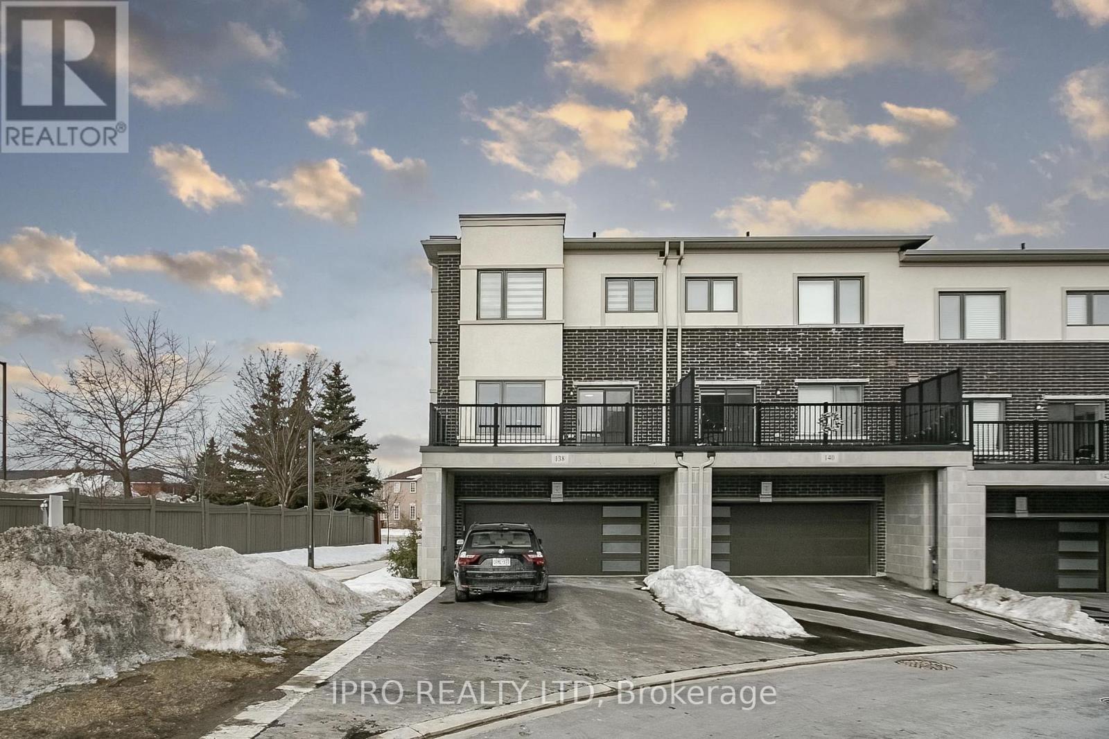












138 LANDSBRIDGE STREET

,
Caledon (Bolton East),




Ontario
L7E2E1

