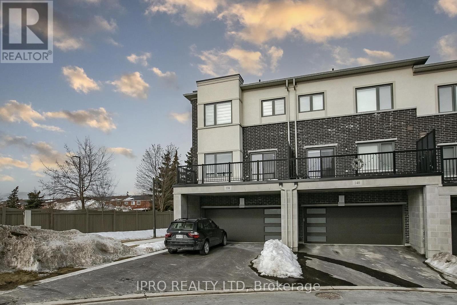 












138 LANDSBRIDGE STREET

,
Caledon (Bolton East),




Ontario
L7E2E1

