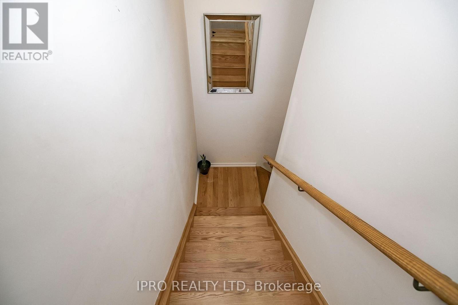












138 LANDSBRIDGE STREET

,
Caledon (Bolton East),




Ontario
L7E2E1

