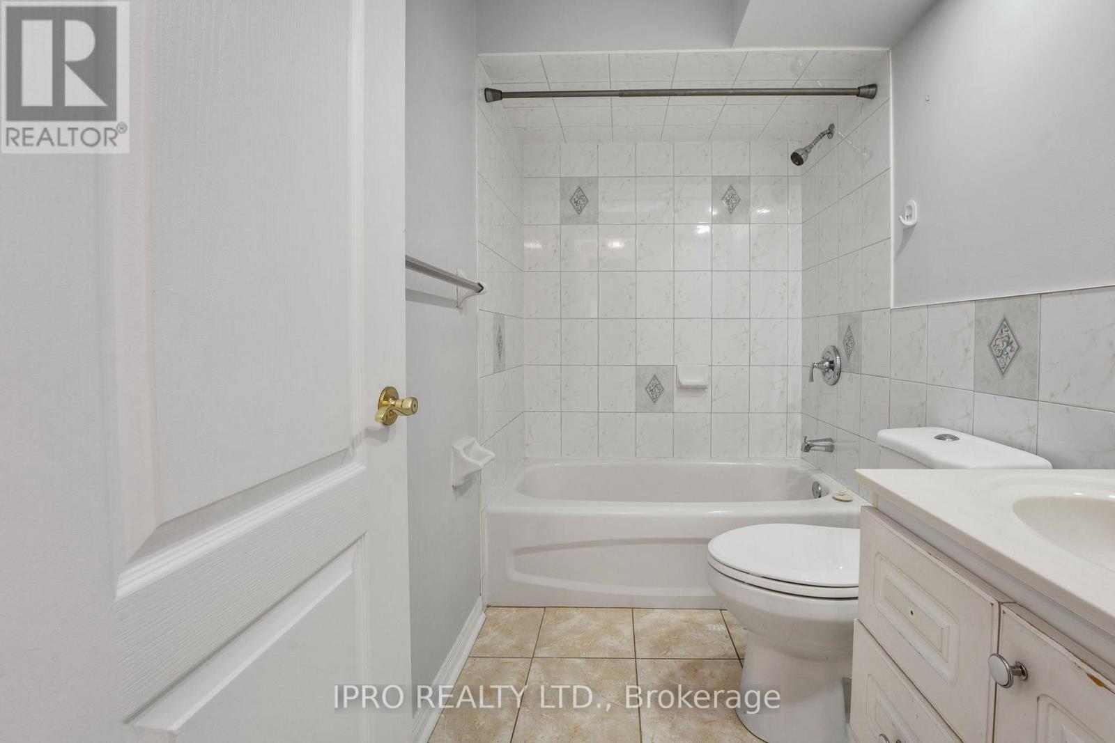 












LOWER - 3 BRAMBANK CRESCENT

,
Brampton (Fletcher's Meadow),




Ontario
L7A1T9

